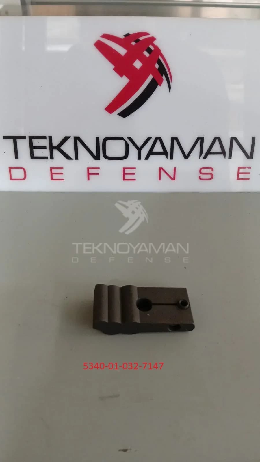 LEVER LOCK RELEASE — NSN 5340-01-032-7147