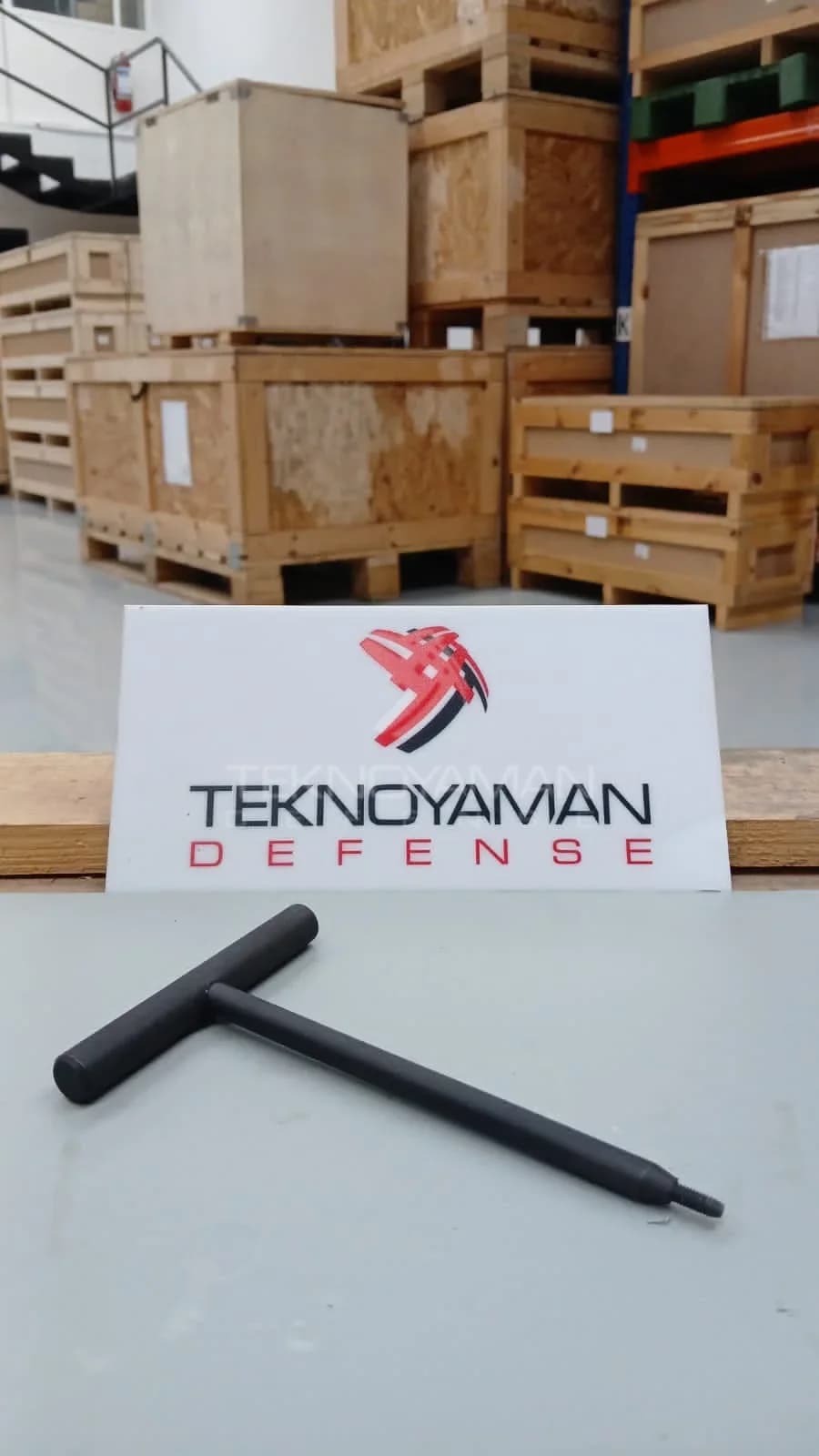 EXTRACTOR SCREW
