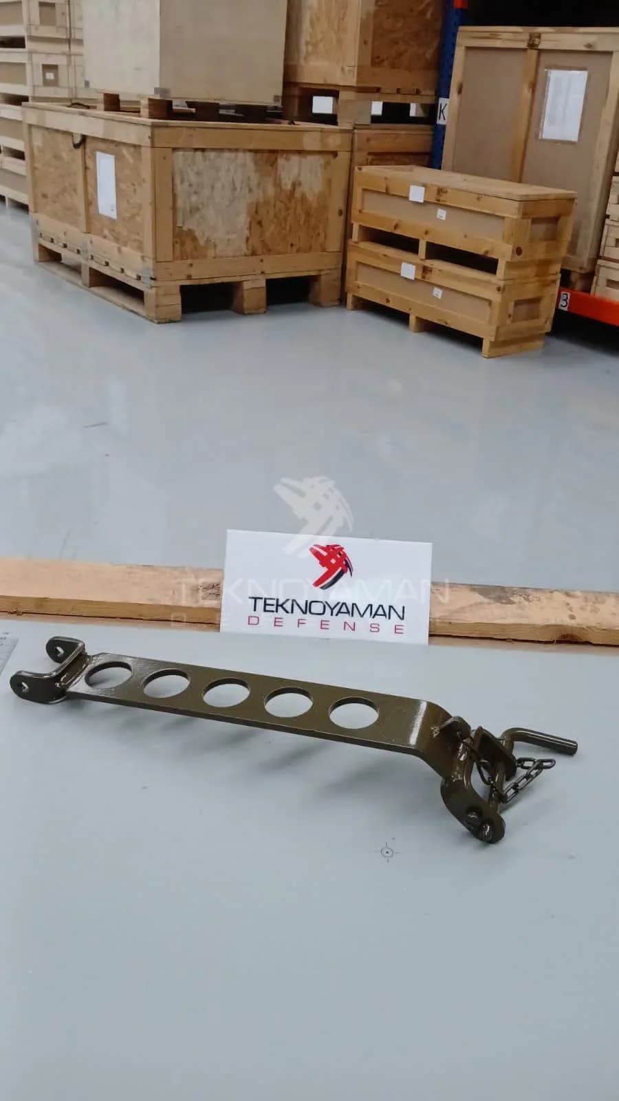 TRAVEL LOCK ASSEMBLY
