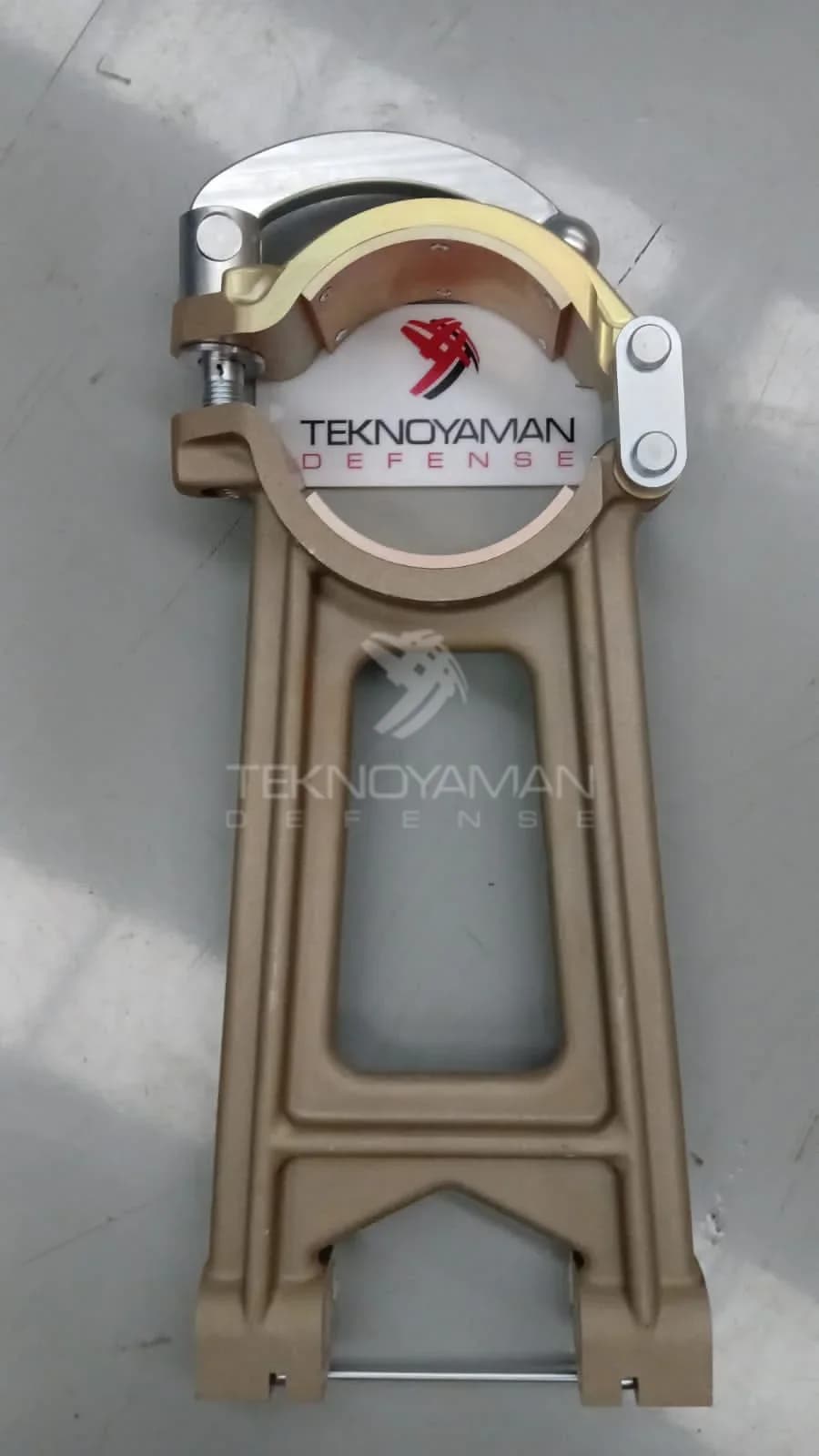 LOCK TRAVELING